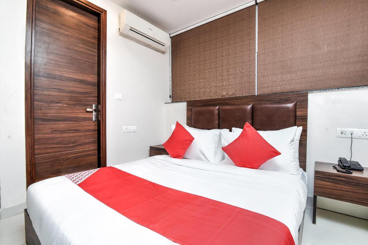 Oyo 81042 Rajput Resort Patiala Ngoại thất bức ảnh